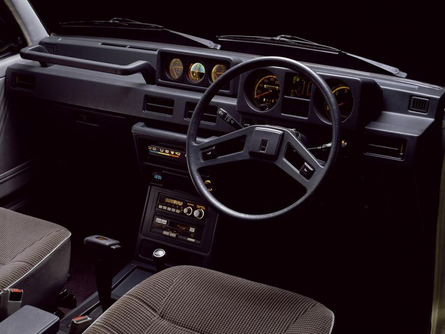 Торпедо Mitsubishi Pajero Wagon 1983 года  (JP) (фото 17 из 23)